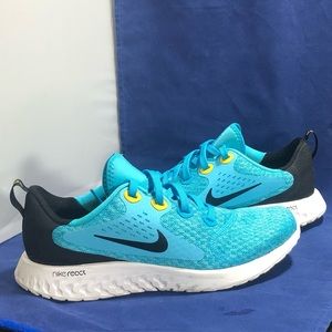 Nike Legend Sneakers Blue - size youth 7 equivalent women’s 8.5 EUC